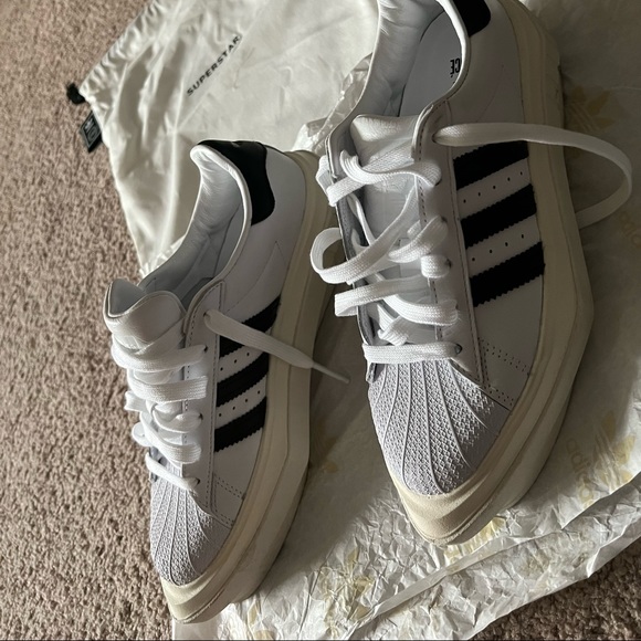 Beyonce Adidas superstar sneakers - Picture 3 of 10